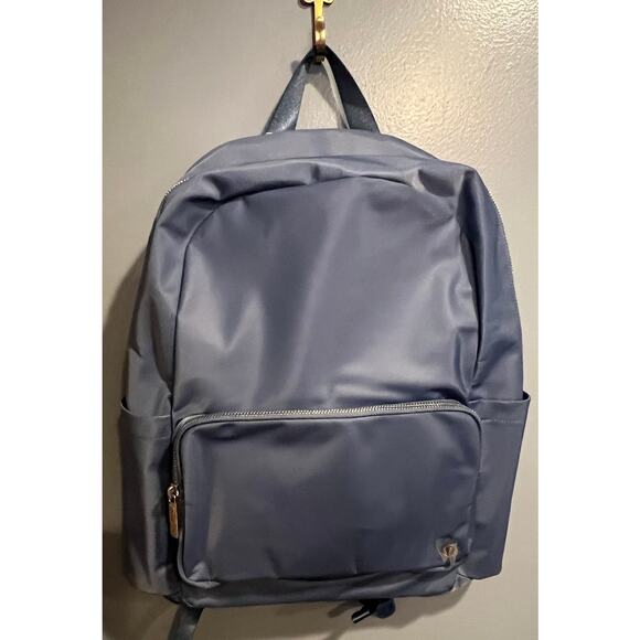 NWT Lululemon Everywhere Backpack - 22 L - Picture 3 of 10